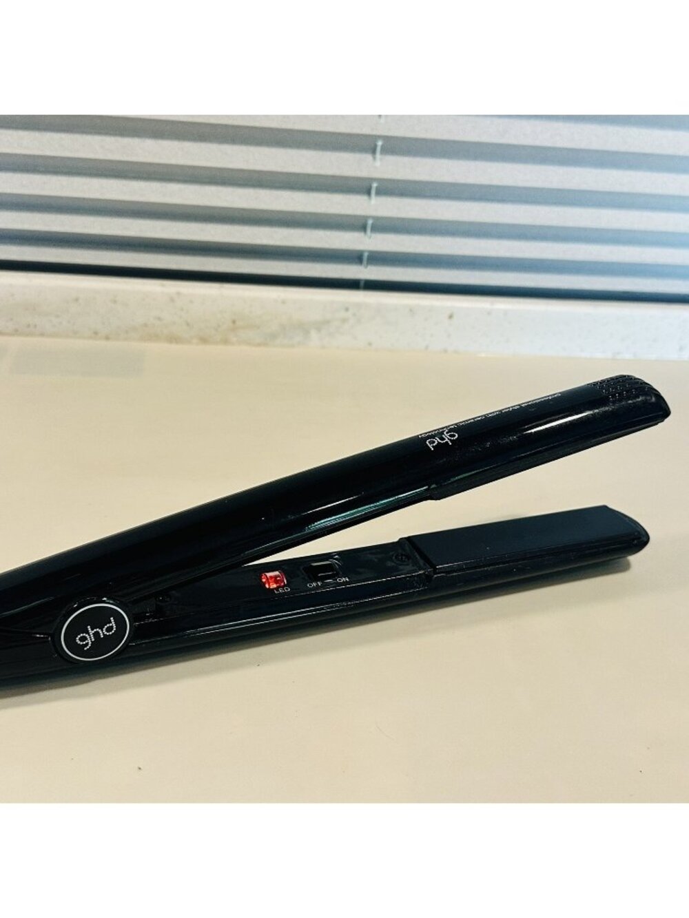 GHD Flat Iron Classic 1" Styler Professional Styling Original Ceramic Heat Tech